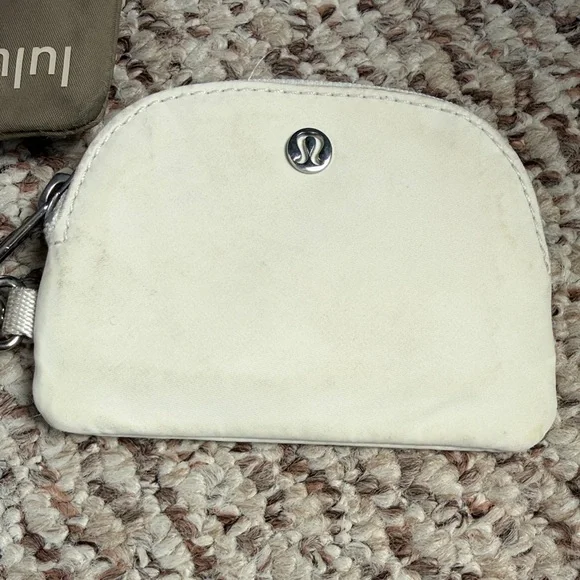 lululemon athletica Tan and White Wallet Set - Picture 4 of 11